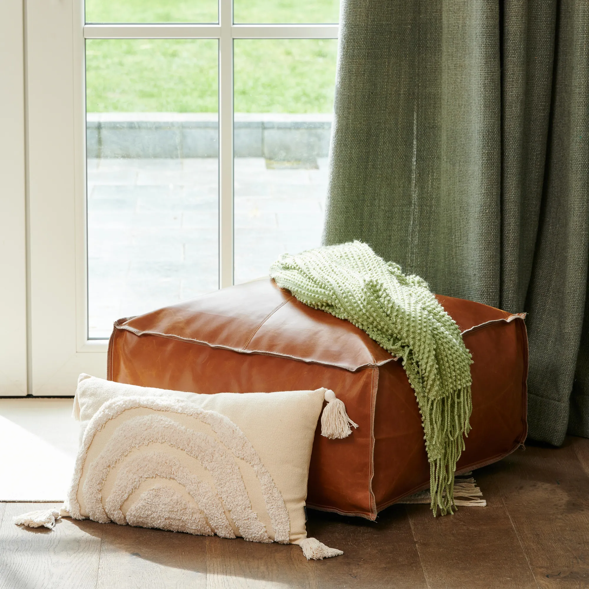 Hot CASA Cognac Pouf Marrone