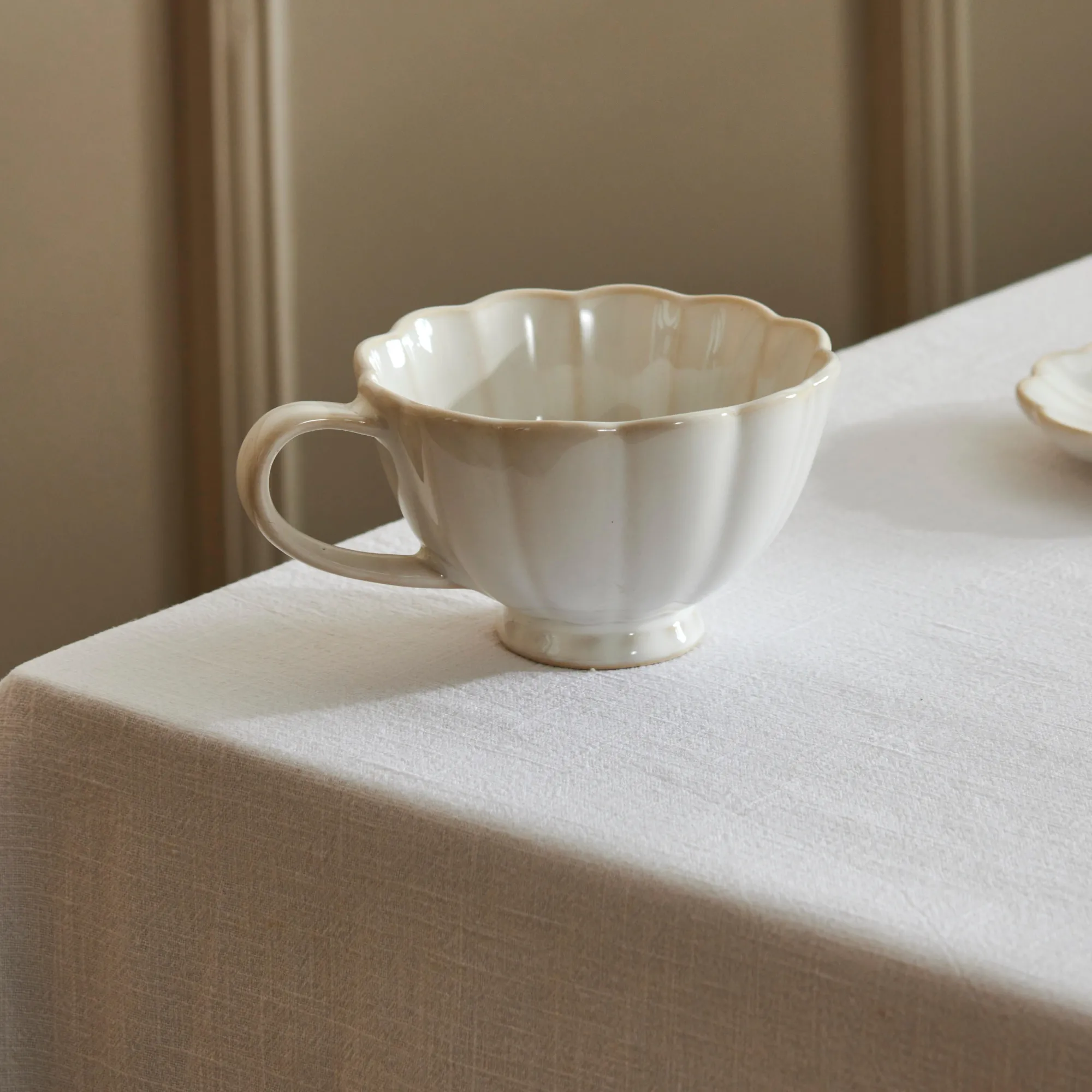 Clearance CASA Dahlia Maxi Mug Bianco