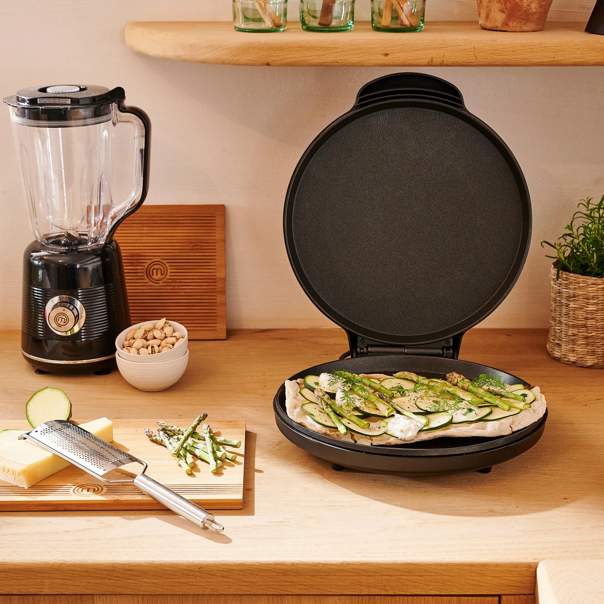 New CASA Masterchef Macchina Per Pizza Nero